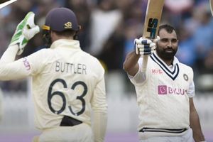 IND vs ENG: సిక్సర్‌తో మహమ్మద్ షమీ హాఫ్ సెంచరీ! భారీ ఆధిక్యం దిశగా భారత్! (వీడియో)