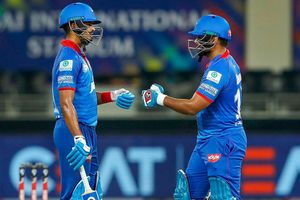 IPL 2021: కెప్టెన్‌గా పంత్ or శ్రేయస్.. ఎటూ తేల్చుకోలేకపోతున్న ఢిల్లీ క్యాపిటల్స్ యాజమాన్యం!!