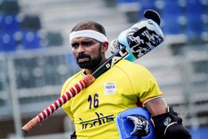 అనుకోకుండా హాకీని కెరీర్‌గా ఎంచుకున్నాడు.. భారత్‌కు మెడల్ తెచ్చాడు! శ్రీజేష్ అసలు కథ ఇదే!!