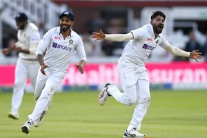 IND vs ENG: ఇంగ్లండ్ పతనాన్ని శాసించిన షమీ, బుమ్రా.. చరిత్ర సృష్టించిన కోహ్లీసేన!