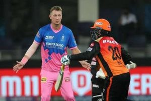 SRH vs RR: సన్‌రైజర్స్‌ ఆటగాడిపై స్లెడ్జింగ్‌కి దిగిన క్రిస్ మోరీస్.. చివరకు ఏమైందంటే?!!