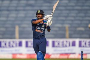 Hardik Pandya: అనుకోకుండా ఆల్‌రౌండర్‌ను అయ్యాను.. కెరీర్ ప్రారంభంలో బూట్లు కూడా లేవు!