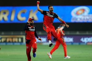 Harshal Patel: హ్యాట్రిక్ తీసిన ఆనందంలో కోహ్లీ, సిరాజ్‌ను గాయపర్చా!