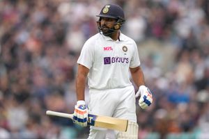 Rohit Sharma సెంచరీ.. ముద్దులతో ముంచెత్తిన రితికా!