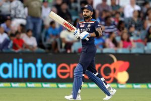 అందుకే విరాట్ కోహ్లీ వన్డే కెప్టెన్సీ వదులు కోవడం లేదా?