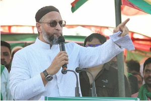 IND vs PAK: భారత సైనికులు చస్తుంటే పాక్‌తో టీ20 ఆడతారా? ప్రధానిని ప్రశ్నించిన ఒవైసీ!