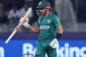 IND vs PAK:దిగ్గజాలకు సాధ్యంకాని రికార్డును తిరగరాసిన ఆజామ్‌..కన్నీటి పర్యంతమైన పాక్ కెప్టెన్ తండ్రి(వీడియో)