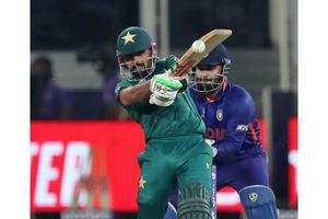 T20 WC 2021: ఓవైపు భారత్‌తో హై ఓల్టేజ్ మ్యాచ్.. మరోవైపు వెంటిలేటర్‌పై బాబర్ ఆజామ్ తల్లి! బాధను భరిస్తూనే..