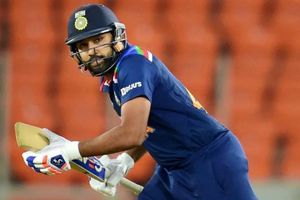 IND vs NZ: రోహిత్ శర్మను ఓపెనర్‌‌గా ఆడించరా? అందుకే కోహ్లీ కెప్టెన్‌గా పనికిరాదనేది!