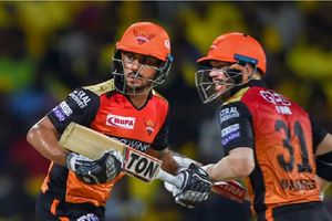 SRH vs MI: వార్నర్, సన్‌రైజర్స్‌ మేనేజ్‌మెంట్‌కు అస్సలు పడటం లేదా.. అందుకే మనీశ్ పాండేను కెప్టెన్ చేశారా?