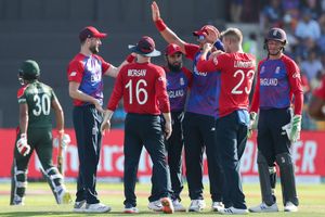 ENG vs BAN: చెలరేగిన టైమల్ మిల్స్, మొయిన్ అలీ.. బంగ్లాదేశ్ విలవిల! ఇంగ్లండ్ లక్ష్యం ఎంతంటే?