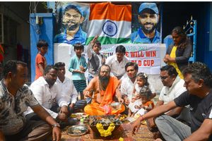 IND vs PAK: భారత్ గెలవాలని అభిమానులు ఏం చేస్తున్నారో తెలుసా? రచ్చ మాములుగా లేదుగా!!