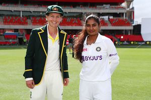 IND-W vs AUS-W: బ్లెజర్ కొనేందుకు డబ్బులు లేవా? మహిళా క్రికెటర్లపై ఎందుకీ వివక్ష! బీసీసీఐపై ఫ్యాన్స్ ఫైర్!