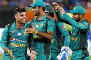 Ind Vs Pak:టీమిండియాతో మ్యాచుకు ముందు తేలిపోయిన పాక్‌.. 19 పరుగులను కూడా కాపాడలేకపోయిన కెప్టెన్!!