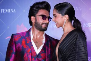 IPL కొత్త ఫ్రాంచైజీపై కన్నేసిన బాలీవుడ్ హాట్ కపుల్ రణ్‌వీర్-దీపికా! బడా వ్యాపారవేత్త అండతో..