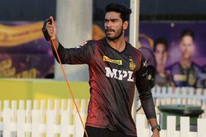 IPL 2021: అతడి గణాంకాలు సూపరో సూపర్.. వచ్చే ఐపీఎల్ వేలంలో 12-14 కోట్ల ధర పలుకుతాడు!!