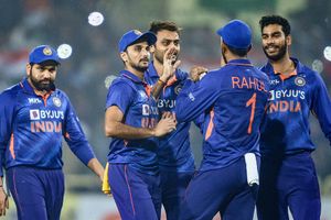 టీఆర్పీ ఢమాల్: రోహిత్ శర్మ కేప్టెన్సీపై ఇంత వ్యతిరేకత ఉందా