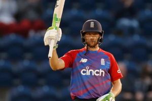 ENG vs SL: జొస్ బట్లర్ సూపర్ సెంచరీ.. శ్రీలంక ముందు భారీ టార్గెట్!!