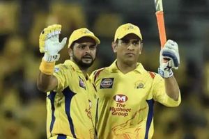 CSK Retention Players For IPL 2022: సురేశ్ రైనా ఔట్.. ధోనీ డౌట్! చెన్నై రిటైన్ చేసుకునేది ఆ నలుగురినే!