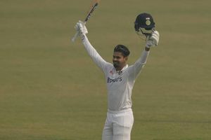 IND vs NZ: అయ్యర్ సెంచరీ.. భారత్ 345 ఆలౌట్!