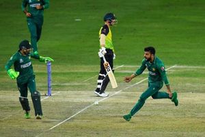 PAK vs AUS: అంపైర్ తప్పుడు నిర్ణయానికి డేవిడ్ వార్నర్ బలి! కానీ ఆ దేవుడు ఉన్నాడు!