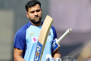 Rohit Sharma: కెప్టెన్సీ తర్వాత కానీ ముందు ఒళ్లు తగ్గించుకో! వడాపావ్‌లు తినడం మానేయ్! ఫ్యాన్స్ ఫైర్!