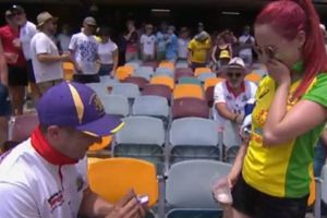 Ashes 2021: క్యా సీన్‌ హై! ఓవైపు మ్యాచ్.. మరోవైపు లవ్ ప్రపోజల్! లిప్‌ లాక్‌లతో ముంచెత్తి..(వీడియో)