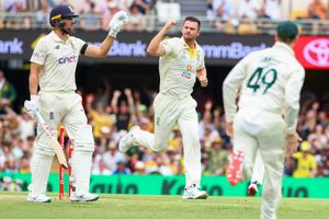 Ashes 2021-22: ట్రావిస్ హెడ్ టీ20 స్టైల్ బ్యాటింగ్.. వార్నర్ సెంచరీ మిస్! ఇంగ్లండ్‌పై పట్టు బిగించిన ఆసీస్!