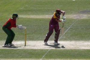 క్రికెట్‌లోనే బిత్తిరి ఘటన.. బ్యాటర్ బౌల్డ్ అయినా గుర్తించని ఫీల్డింగ్ టీమ్! (వీడియో)