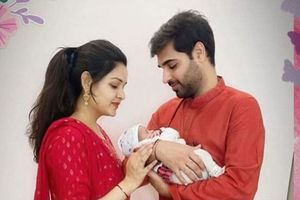 కూతురిని అభిమానుల‌కు ప‌రిచ‌యం చేసిన‌ భువి.. ఫోటో వైర‌ల్‌