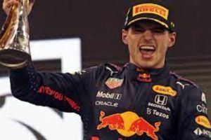 హామిల్టన్‌కు షాక్.. ఎఫ్‌1 చాంప్ వెర్‌స్టాపెన్!