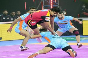 Pro Kabaddi League: పంజా విసిరిన పవన్ షెరావత్.. బెంగళూరు చేతిలో హర్యానా చిత్తు!
