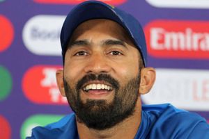 Dinesh Karthik: టీమిండియాలోకి రీ ఎంట్రీ ఇస్తా.. ఫినిష‌ర్ లేని లోటు తీరుస్తా!