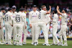 Ashes 2022: తొలి రోజు వ‌రుణుడిదే పై చేయి.. 3 వికెట్లు తీసిన ఇంగ్లండ్