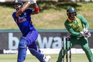 IND vs SA:సౌతాఫ్రికా ఫీల్డర్ల ఘోర తప్పిదం.. బచాయించిన కేఎల్ రాహుల్!(వీడియో)