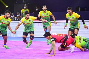 Pro Kabaddi: మ‌రో మ్యాచ్ టై.. బెంగ‌ళూరుకు పాట్నా పంచ్‌