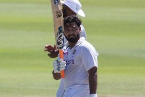 IND vs SA: రిషభ్ పంత్ సెంచరీ.. ధోనీ రికార్డు బద్దలు !