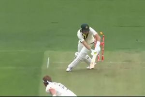 Ashes 2021: పాపం లబుషేన్.. క్రికెట్ చరిత్రలోనే ఇలాంటి ఔట్ చూసుండరు! (వీడియో)