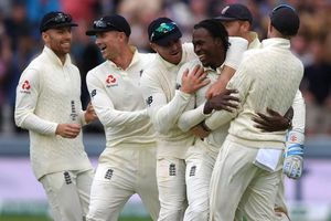 యాషెస్ సిరీస్‌ ఓటమి.. ఇంగ్లండ్ ఆటగాళ్లపై వేటు!