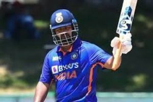 చివరి ఏడు వన్డేల్లో నాలుగు హాఫులు: కాకమీదున్న రిషభ్