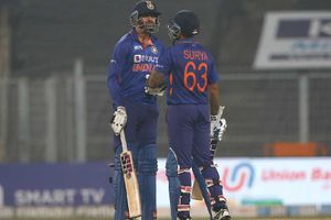 IND vs WI: ఏడు సిక్సర్లతో సూర్య విధ్వంసం.. వెస్టిండీస్ ముందు భారీ లక్ష్యం!