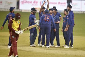 విండీస్ అంటే ఆ మాత్రం భయం ఉండాలి.. ఇందుకే భువీపై నమ్మకం ఉంచేది: రోహిత్ శర్మ