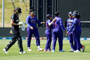 IND-W vs NZ-W: న్యూజిలాండ్‌దే బ్యాటింగ్.. చెలరేగుతున్న భారత బౌలర్లు!