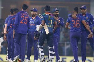 IND vs SL:రుతురాజ్ ఇన్.. సంజూ శాంసన్ ఔట్! శ్రీలంకతో రెండో టీ20కి భారత తుది జట్టు ఇదే!