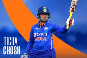 INDW vs NZW:ప్చ్.. రిచా ఘోష్ రికార్డు హాఫ్ సెంచరీ బాదినా.. భారత్‌కు తప్పిన ఘోర పరాభావం!