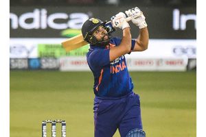 రోహిత్ శర్మకు సన్మానం.. ఎందుకంటే?