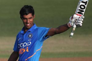 ముంబై ఇండియన్స్‌కు తెలంగాణ ఫ్లేవర్: రోహిత్ సేనలో చేరిన హైదరాబాదీ కుర్ర క్రికెటర్