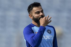 Viral: పాకిస్థాన్ సూప‌ర్ లీగ్‌లో విరాట్ కోహ్లీ.. పోస్ట‌ర్ల‌తో అభిమానులు సంద‌డి