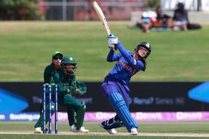 INDW vs PAKW: భారత అమ్మాయిలదే బ్యాటింగ్.. షెఫాలీ వర్మ డకౌట్!