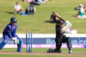 IND-W vs NZ-W: చెలరేగిన సాటర్త్‌వైట్, అమెలి కెర్.. భారత అమ్మాయిల ముందు టఫ్ టార్గెట్!